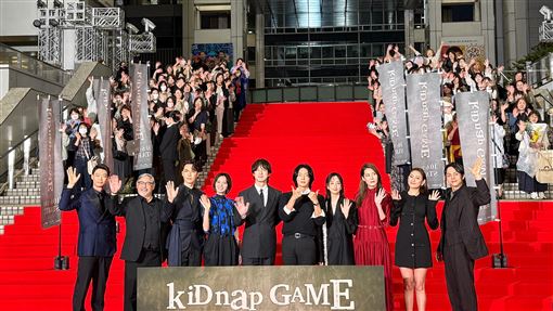 柯佳嬿當台代表　合體坂口健太郎、李準基