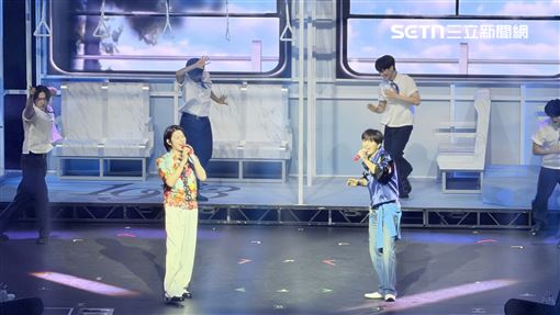 SJ-83z高雄開唱出包  彩紙竟掉進希澈嘴裡