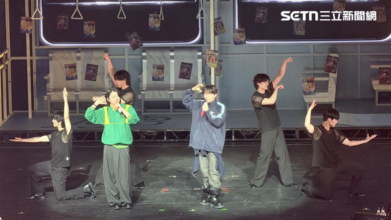 Super Junior成員利特、希澈組成的小分隊SJ-83z來到高雄演出。(圖/記者王培驊攝影)