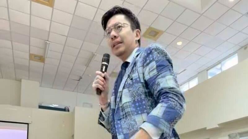 戰鬥茶師遭襲！嫌犯奔向館長惹議