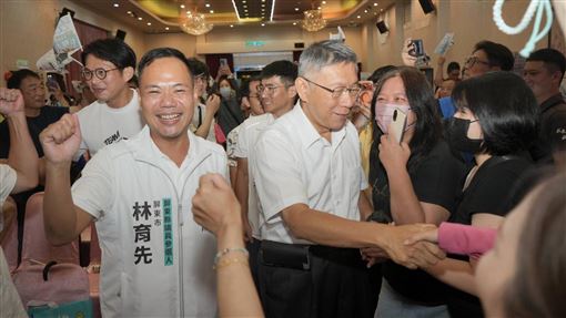 柯文哲屏東輔選喊民眾黨不能只是網路政黨