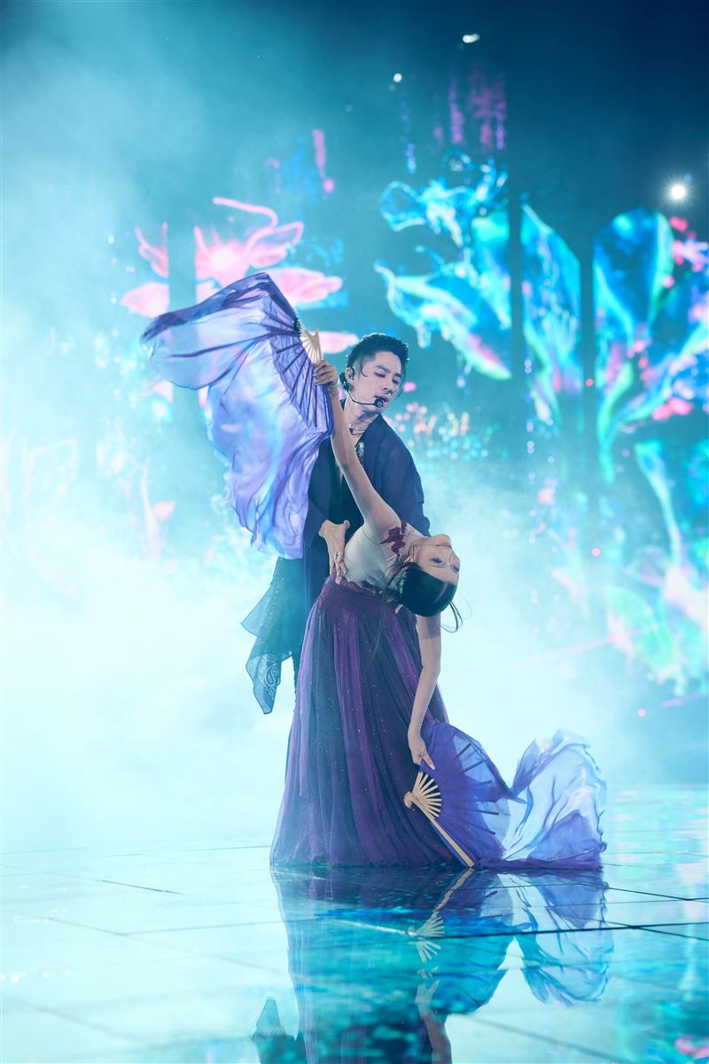 言承旭、吳建豪、周渝民與五月天主唱阿信《F✦FOREVER恆星之城》杭州站首度公開全新舞台與SOLO內容。(圖/相信音樂提供)