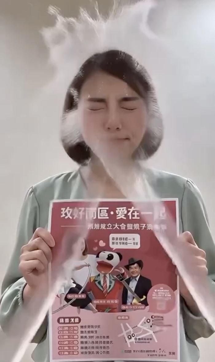 民眾黨新竹市議員候選人李玫競總成立的AI宣傳影片，採用椰子水噴整臉的創意，引來網友抨擊。（圖／翻攝自Threads）