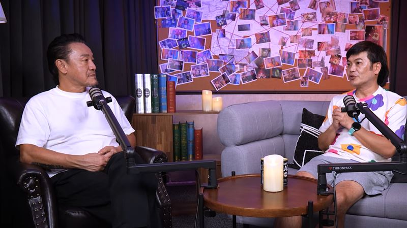 陳為民(左)訪問馬國弼。(圖/翻攝自YouTube-陳為民的鬼王怪談頻道)