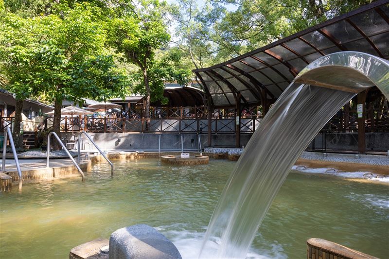 天成逸旅-蝴蝶谷可暢享瑞穗知名「黃金湯」溫泉(圖/天成逸旅-蝴蝶谷提供)