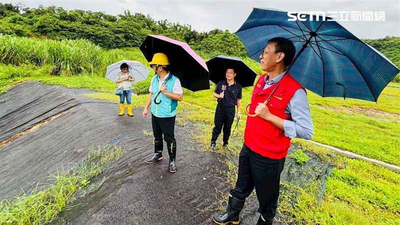 水利局表示,7月時一、二期邊坡均無明顯異常;是8月下旬連續豪雨後,才發現部分邊坡出現淺層滑動。(圖/翻攝畫面)