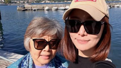 林心如與75歲媽媽共遊義大利米蘭合照(圖/翻攝自IG @loveruby_official帳號)