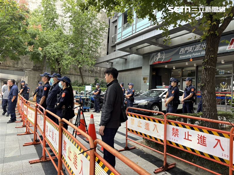 萬華分局第一時間澄清否認,隨後改口承認員警言行不詞並記申誡懲處。(圖/記者鍾昀軒攝影)