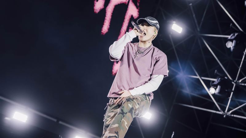 周湯豪壓軸嗨翻澎湖！帥到分手萬人合唱