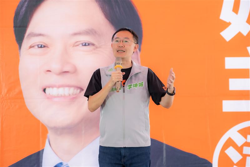 立委李坤城推崇林國漳的品德,強調他不為名不為利,而是為了故鄉打拚。(圖/林國漳提供)