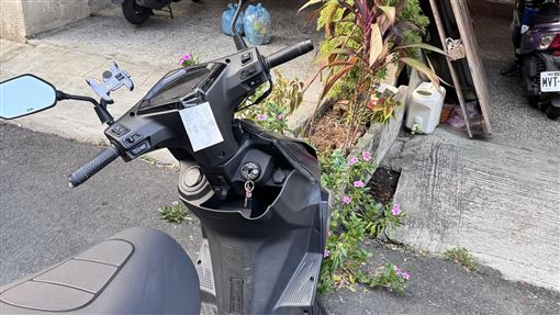 機車遭貼紙條恐嚇！又被放氣　台中女怒告