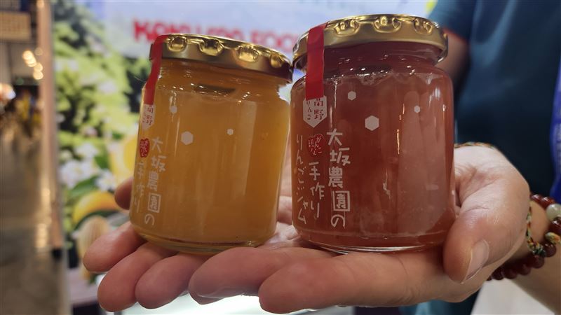 2026台灣世界連鎖加盟大展迎來最後一天，參觀人次較去年同期成長近40%。現場除祭出價值近2萬元的住宿券抽獎、免費居家清潔與美容儀好禮外，更匯集小資創業低利方案及日系原物料B2B商機，吸引人潮湧入搶商機。（圖／加盟連鎖協會提供）
