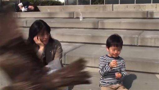 黑鳶高空突襲！日本小男孩麵包被搶爆哭