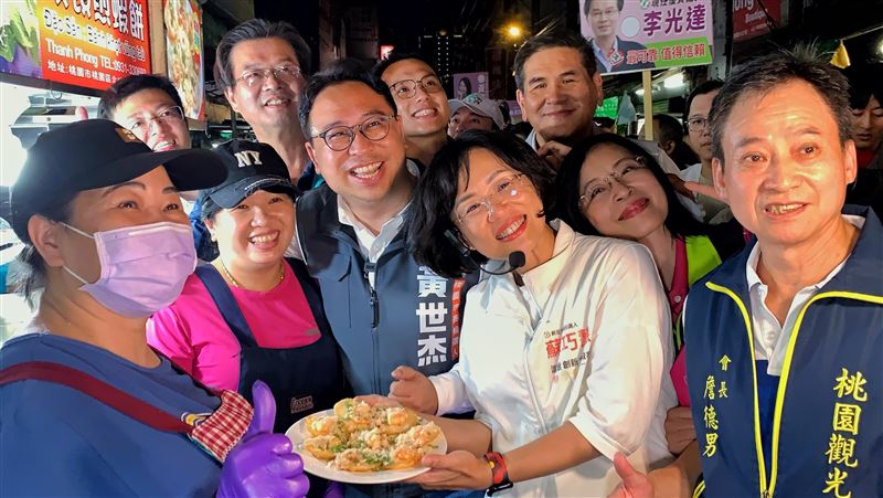 黃世杰邀蘇巧慧逛夜市　拋聯合政見盼共好