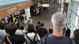 新／文湖又傳異常！列車突急煞卡軌道