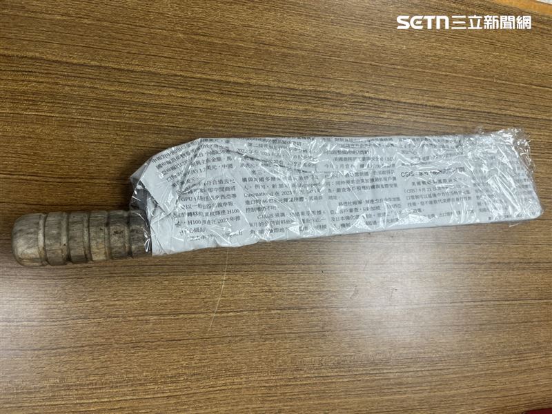 土雞城小開持柴刀砍傷好友，訊後被依傷害、公共危險罪送辦。（圖／翻攝畫面）