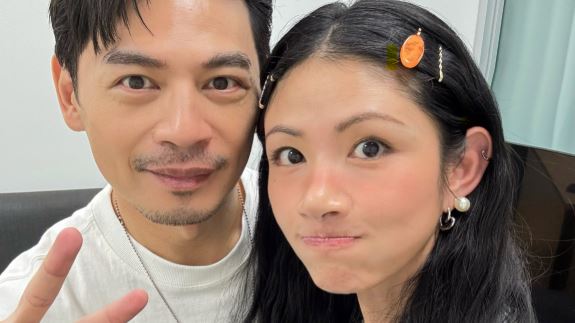 李千娜（右）巧遇好久不見的阿Ken（左），兩人開心拍下合照。（圖／翻攝自IG @n_a_n_a_l_e_e帳號）