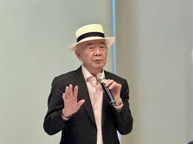 特力屋董事長何湯雄表示，特力屋要做的不只是把商品賣出去，而是把服務送進每一個家庭；未來將以每年新增6至8家社區店的速度深入社區，擴大管家到府服務。（圖／記者余國棟攝影）