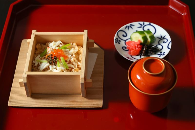 食事-秋蟹蒸籠御飯。（圖／品牌業者提供）
