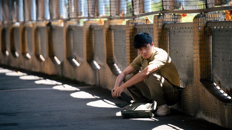 潘親御在《我們六個》裡飾演少年林作賢。（圖／小間影藝提供）