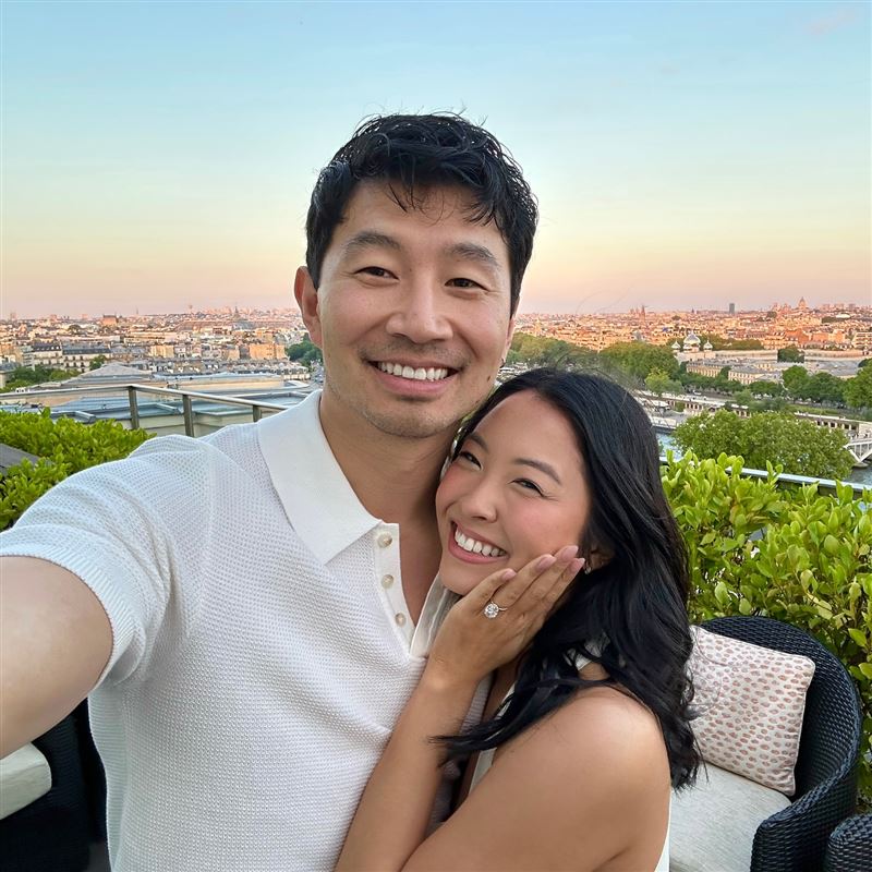 劉思慕在去年向女友Allison Hsu求婚。(圖/翻攝自IG @allison)