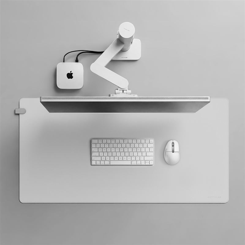 INFTYLAB首波產品打造俐落Mac桌面:Studio Display VESA專用螢幕支架、人體工學無線滑鼠for Mac、磁吸理線皮革桌墊。(圖/品牌業者提供)