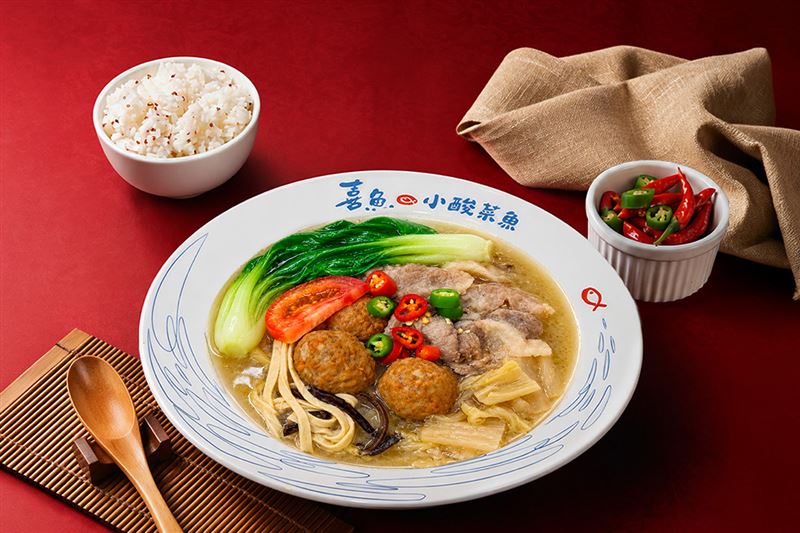 喜魚小酸菜魚「酸白菜獅子頭」10/7登場。(圖/品牌業者提供)
