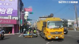 新／婦擦撞回收車「趴地不起」昏迷轉院