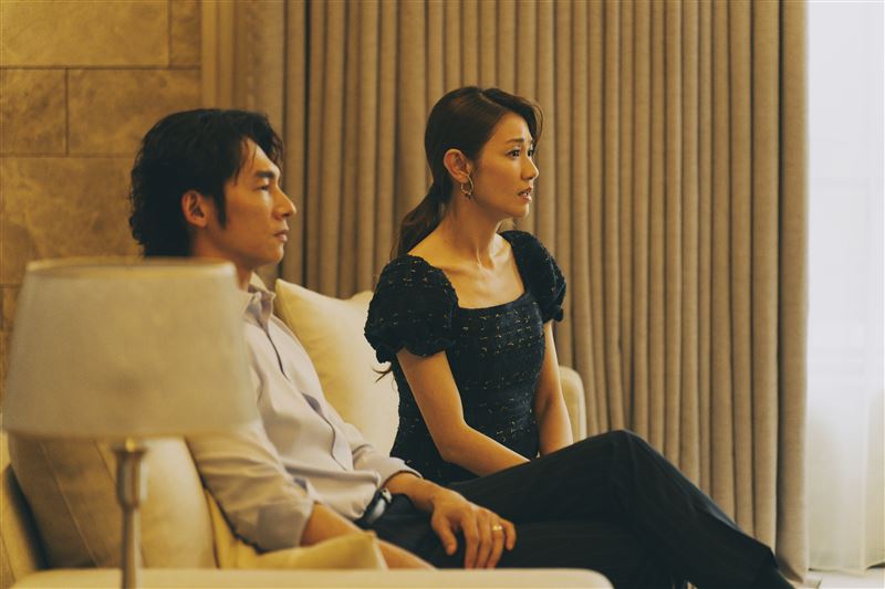 温昇豪和周幼婷在《郵票與舒芙蕾》中飾演夫妻。（圖／時創影業提供）