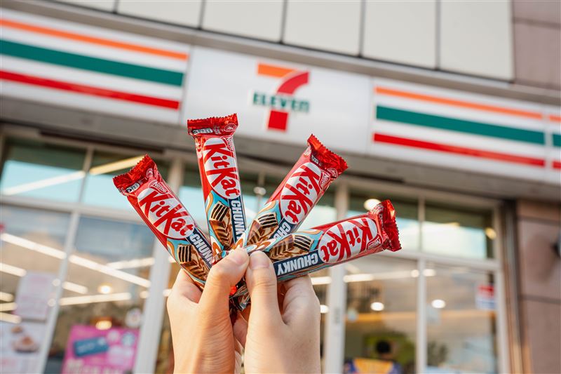 「黑白巧風味奇趣威化」於7-ELEVEn限定販售；「KitKat迷你威化繽紛組」則於好市多限定販售。（圖／品牌業者提供）