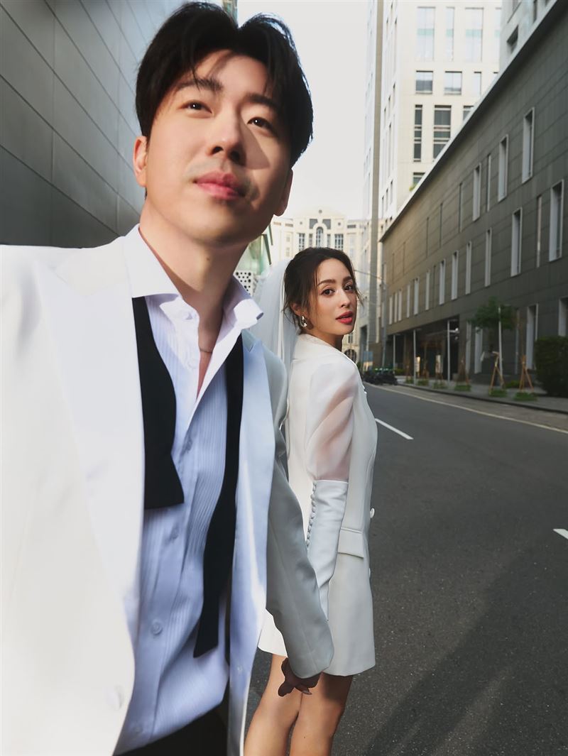 莫允雯老公華裔廣告公司老闆Nelson正臉曝光。(圖/翻攝自IG @xtina0505)