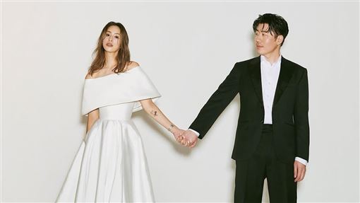 莫允雯登記結婚！婚紗曬美腿帥尪正臉曝光