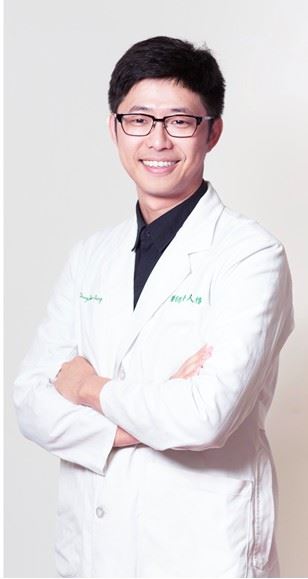 中山醫學大學附設醫院皮膚科鄭人榕醫師指出,及早介入IL-23乾癬生物製劑精準治療,皮膚病灶有望清零