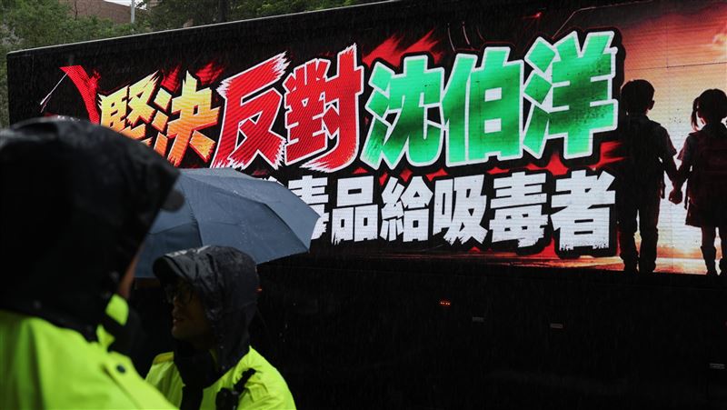 投給沈伯洋等於認同在社區販毒？名導發聲