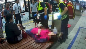 老婦淡海輕軌月台拍美照　不慎落軌險喪命