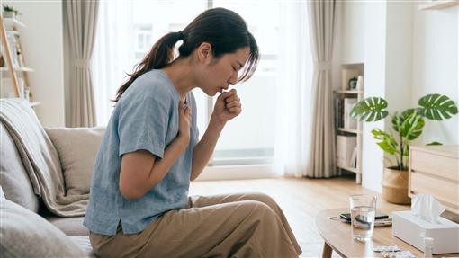 30歲科技女不吸菸！咳喘2週「肺腺癌4期」