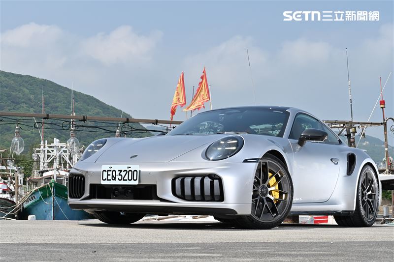 保時捷911 Turbo S跑車。(圖/記者鍾釗榛攝)