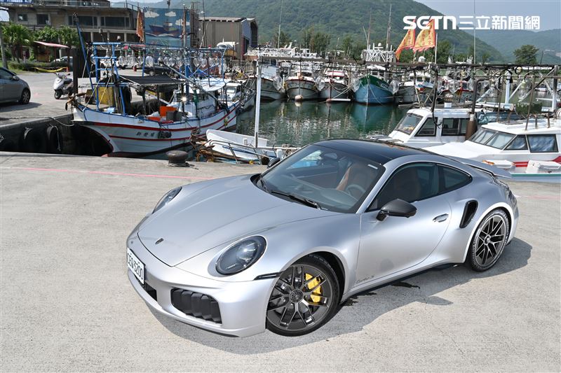 保時捷911 Turbo S跑車。(圖/記者鍾釗榛攝)