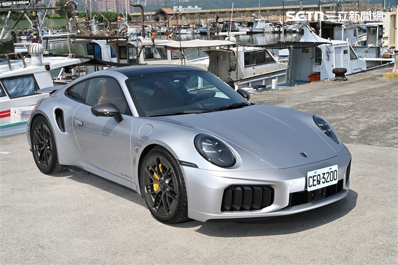 保時捷911 Turbo S最大馬力來到711匹。(圖/記者鍾釗榛攝)