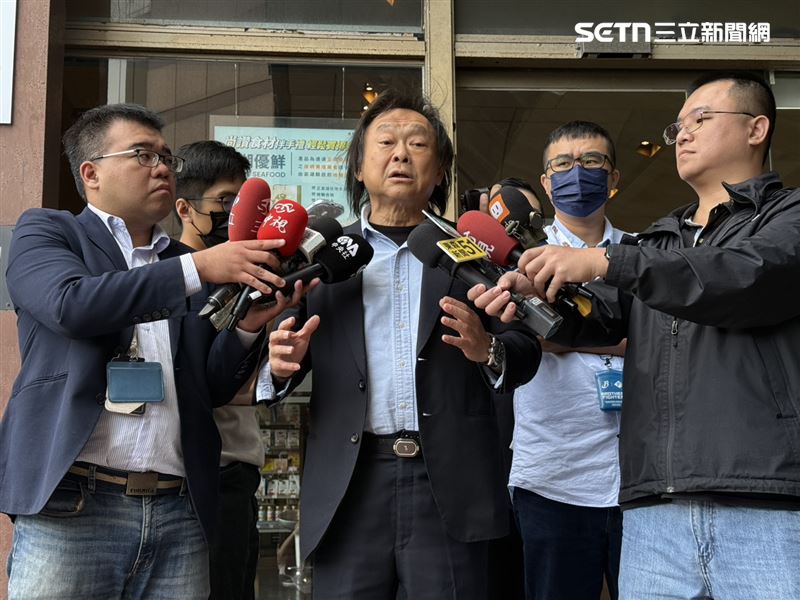民進黨立委王世堅出席中常會前受訪（圖／記者劉秀敏攝影）