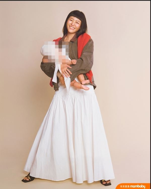 若綺帶女兒一起拍照。(圖/媽媽寶寶提供)