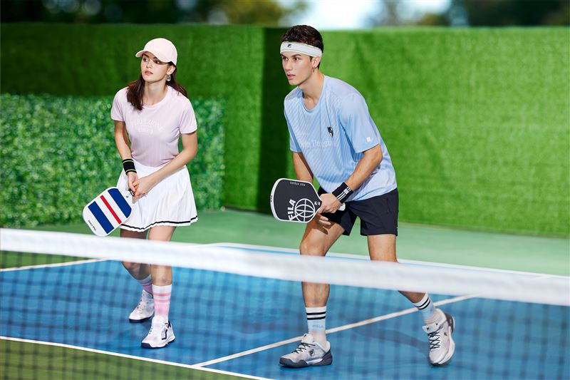 FILA搶攻匹克球新浪潮!百年Tennis DNA跨界最潮匹克球社交運動。(圖/品牌業者提供)