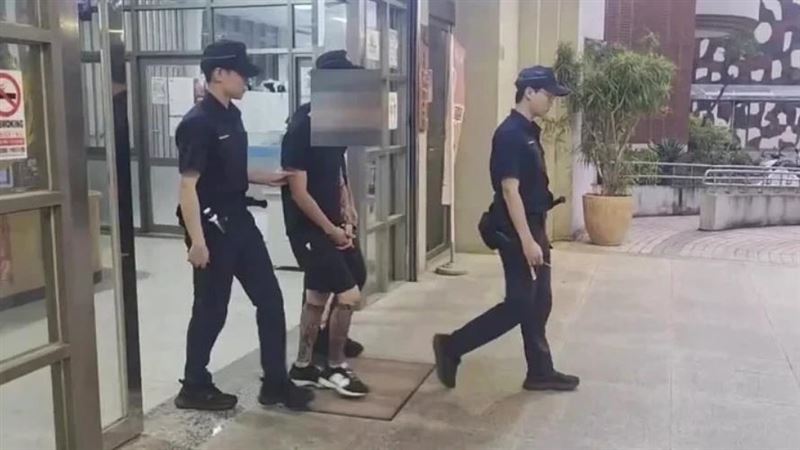 金門縣金城鎮發生聚眾砍人案件,主嫌黃姓男子遭羈押禁見,5名少年共犯裁定收容。(圖/翻攝畫面)