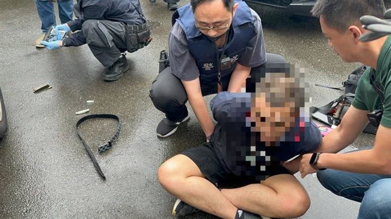 把車當行動製毒廠　警逮毒蟲他2槍已上膛