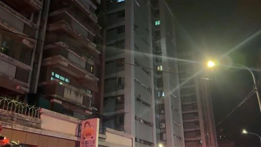 新北中和深夜火警！警消38車87人前往搶救