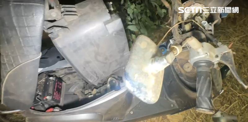 肇事機車嚴重毀損。（圖／翻攝畫面）