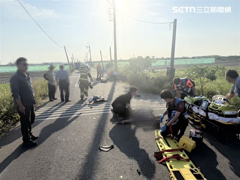 台南嚴重車禍！特斯拉猛撞機車，夫妻雙載上班「隔陰陽」。（圖／翻攝畫面）