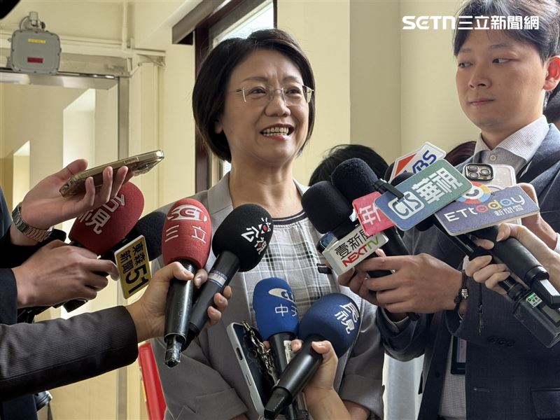 翁曉玲喊,「我換得自由身」可以到各委員會監督、審預算(圖/記者劉秀敏攝影)