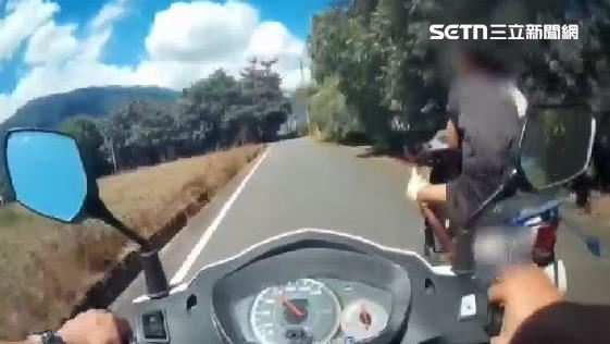 通緝犯未戴安全帽！拒檢逃半小時還踹警車