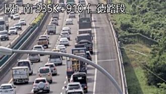新／上班注意！國1滿地砂石這路段狂塞6km